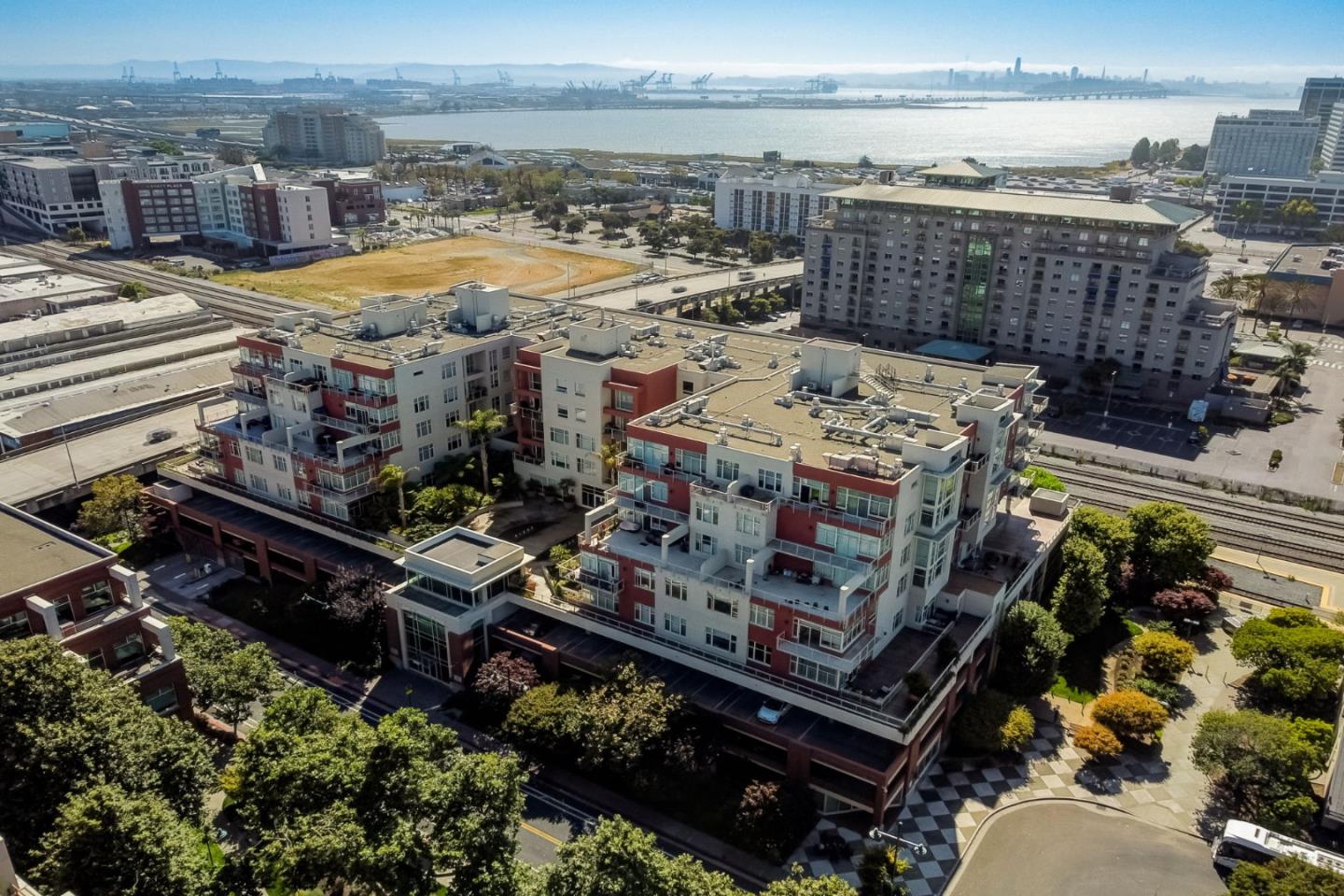 Detail Gallery Image 30 of 37 For 5855 Horton St #507,  Emeryville,  CA 94608 - 1 Beds | 1 Baths