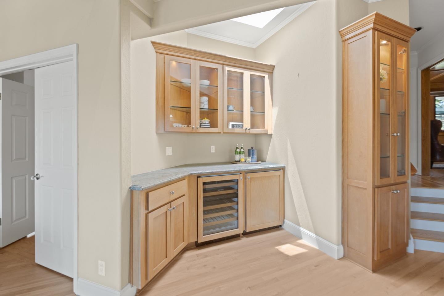 Detail Gallery Image 11 of 40 For 21415 Continental Cir, Saratoga,  CA 95070 - 4 Beds | 3/1 Baths