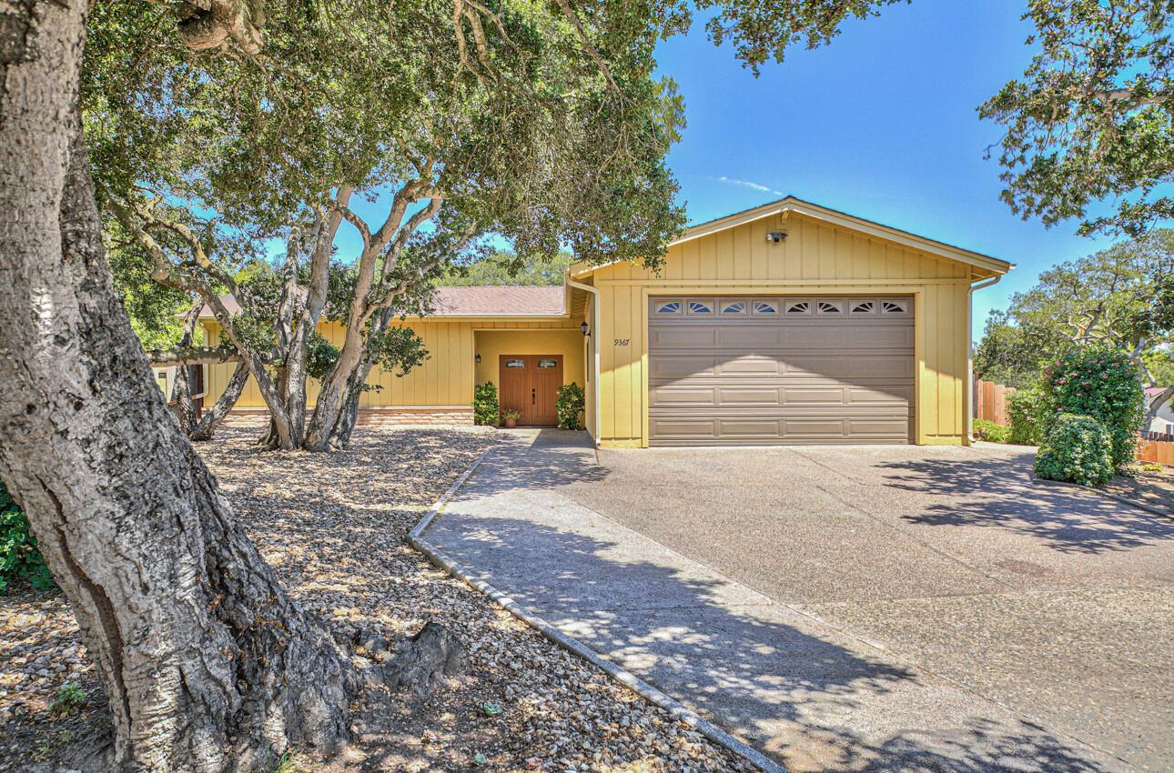 Detail Gallery Image 1 of 1 For 9367 Bur Oak Pl, Salinas,  CA 93907 - 3 Beds | 2 Baths