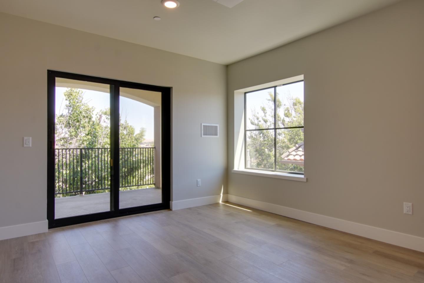 Detail Gallery Image 11 of 15 For 400 San Benito St #301,  Hollister,  CA 95023 - 2 Beds | 1 Baths