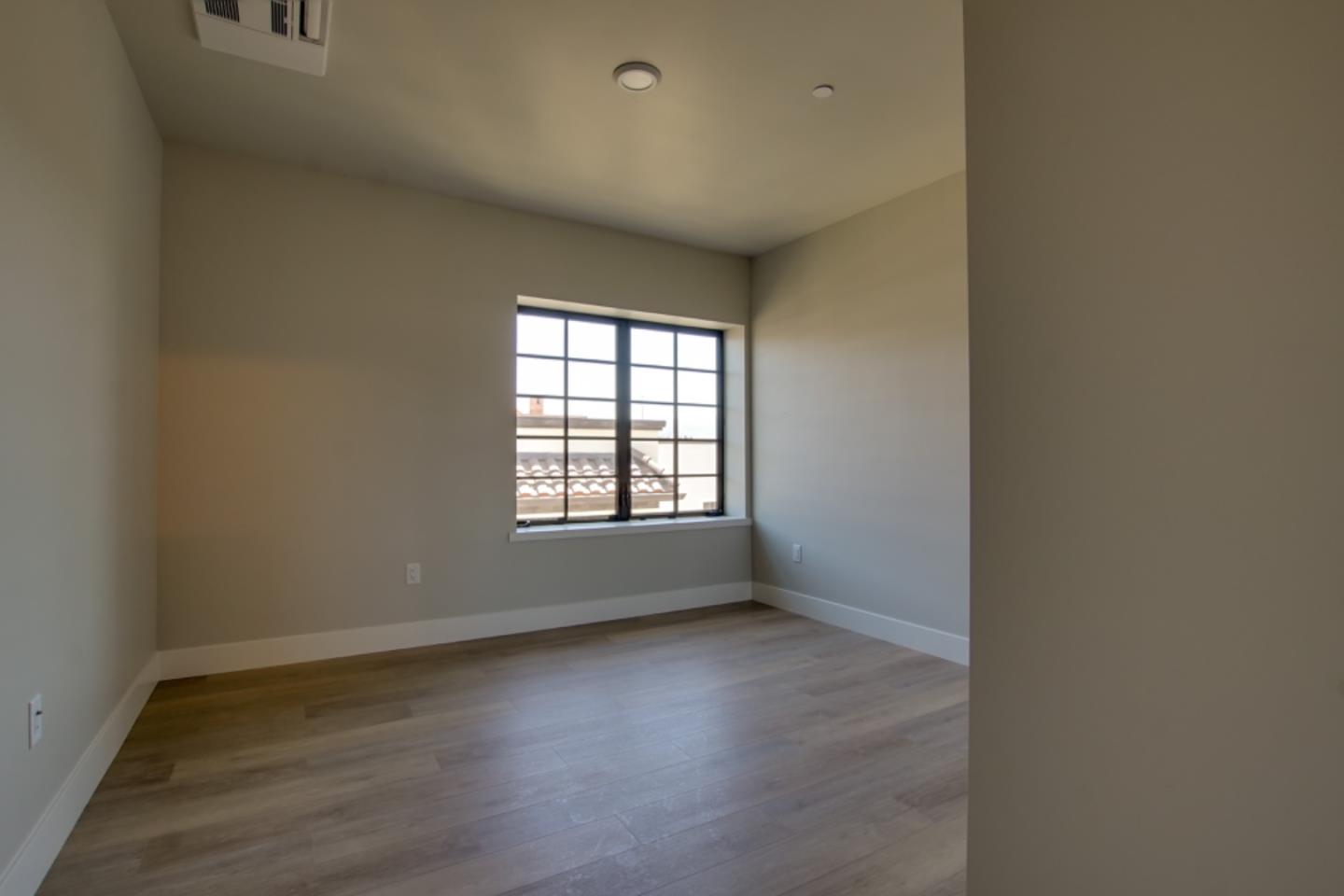 Detail Gallery Image 5 of 15 For 400 San Benito St #301,  Hollister,  CA 95023 - 2 Beds | 1 Baths