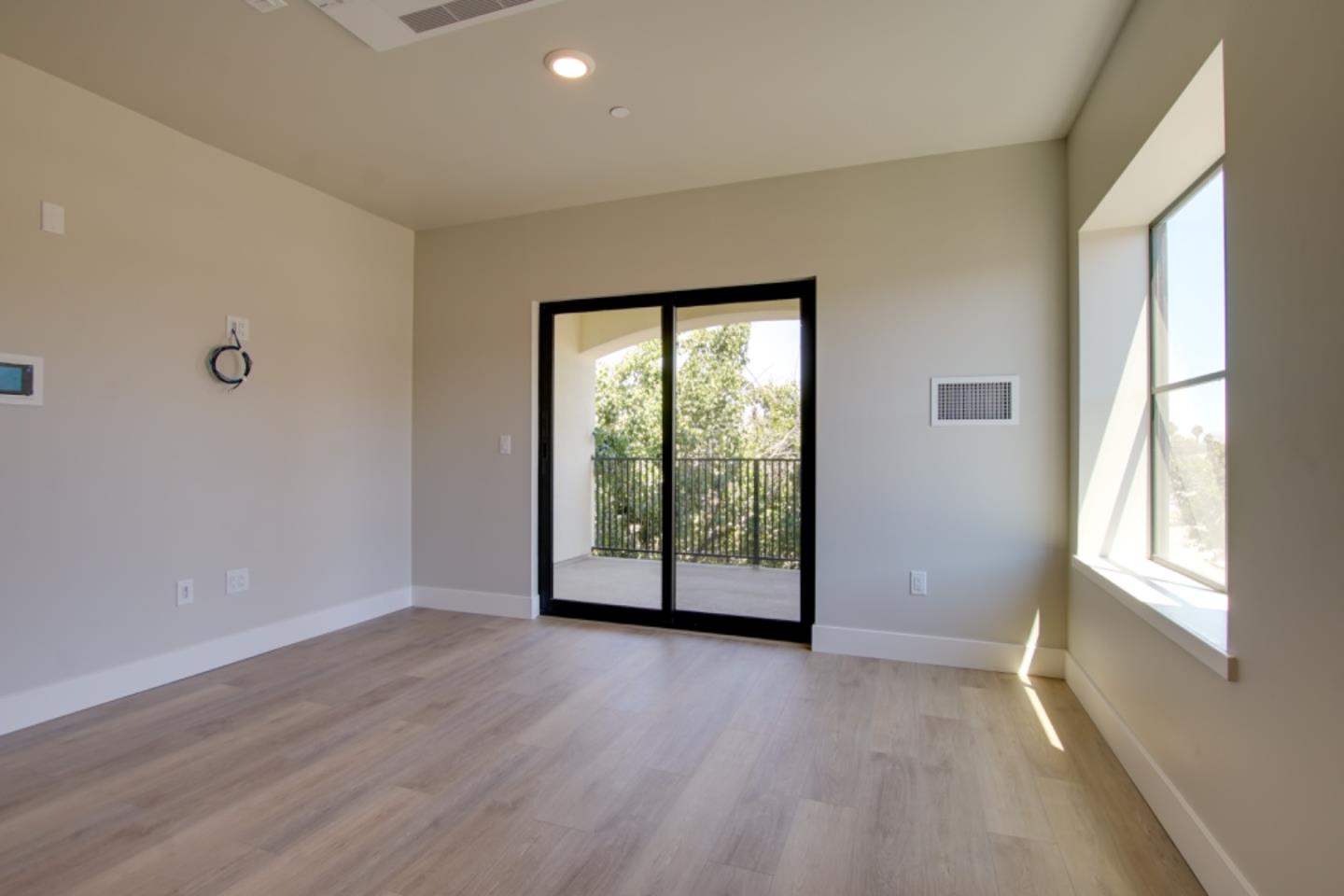 Detail Gallery Image 6 of 15 For 400 San Benito St #301,  Hollister,  CA 95023 - 2 Beds | 1 Baths