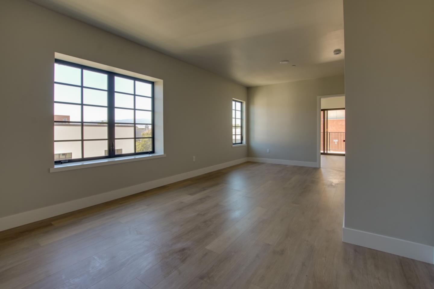 Detail Gallery Image 4 of 13 For 400 San Benito St #302,  Hollister,  CA 95023 - 2 Beds | 1 Baths