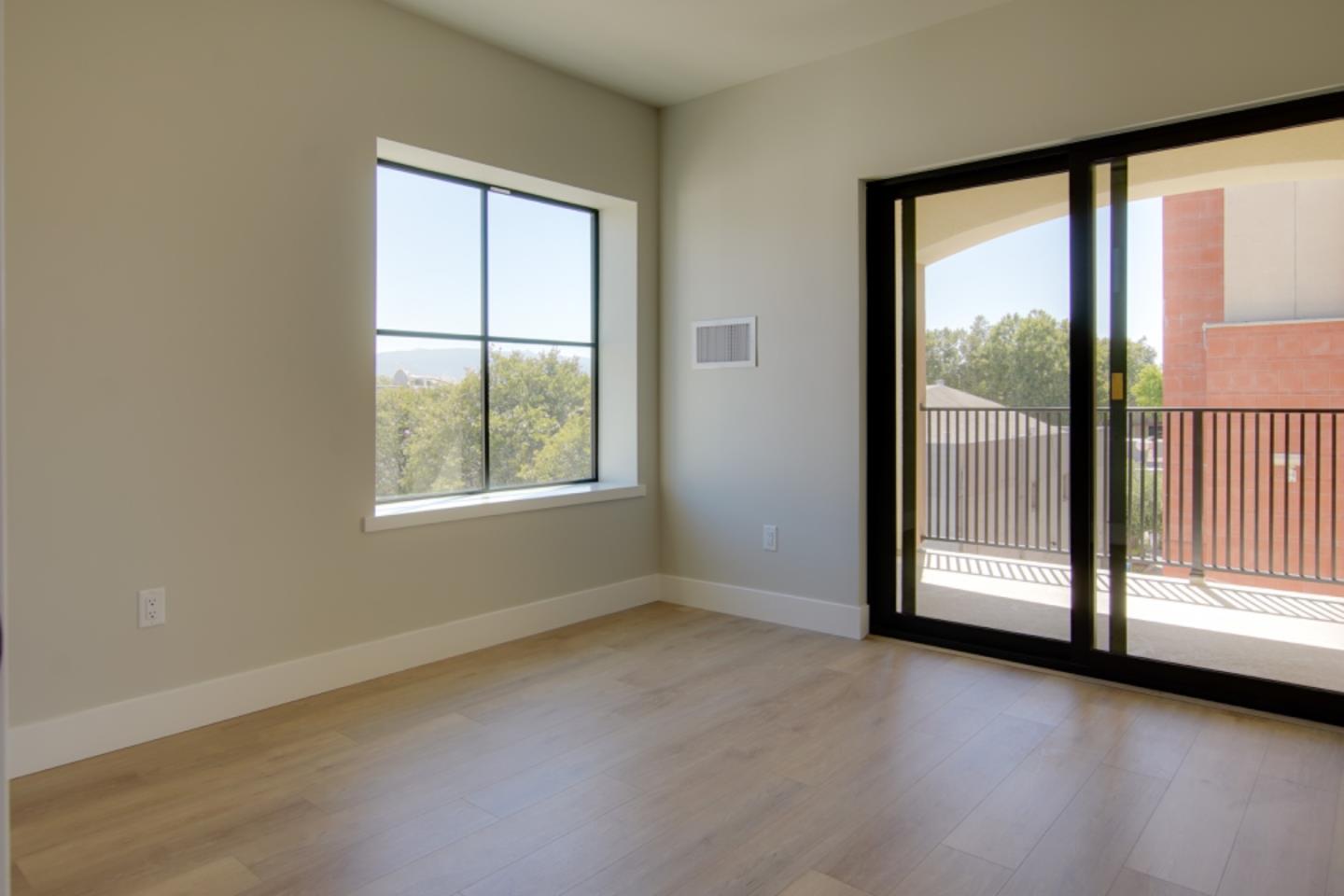 Detail Gallery Image 8 of 13 For 400 San Benito St #302,  Hollister,  CA 95023 - 2 Beds | 1 Baths