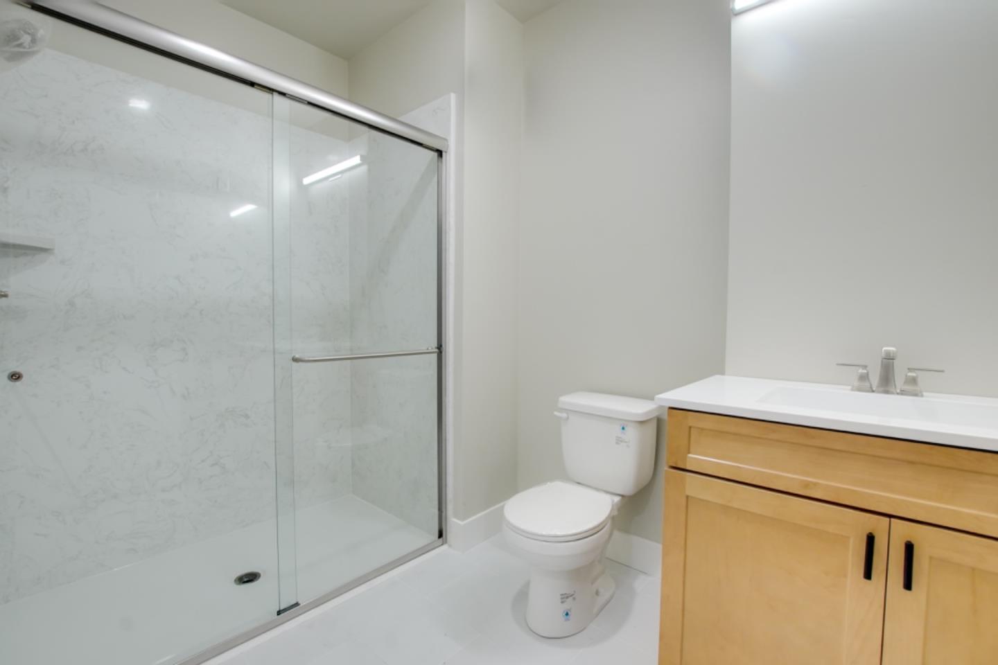 Detail Gallery Image 3 of 13 For 400 San Benito St #308,  Hollister,  CA 95023 - 1 Beds | 1 Baths