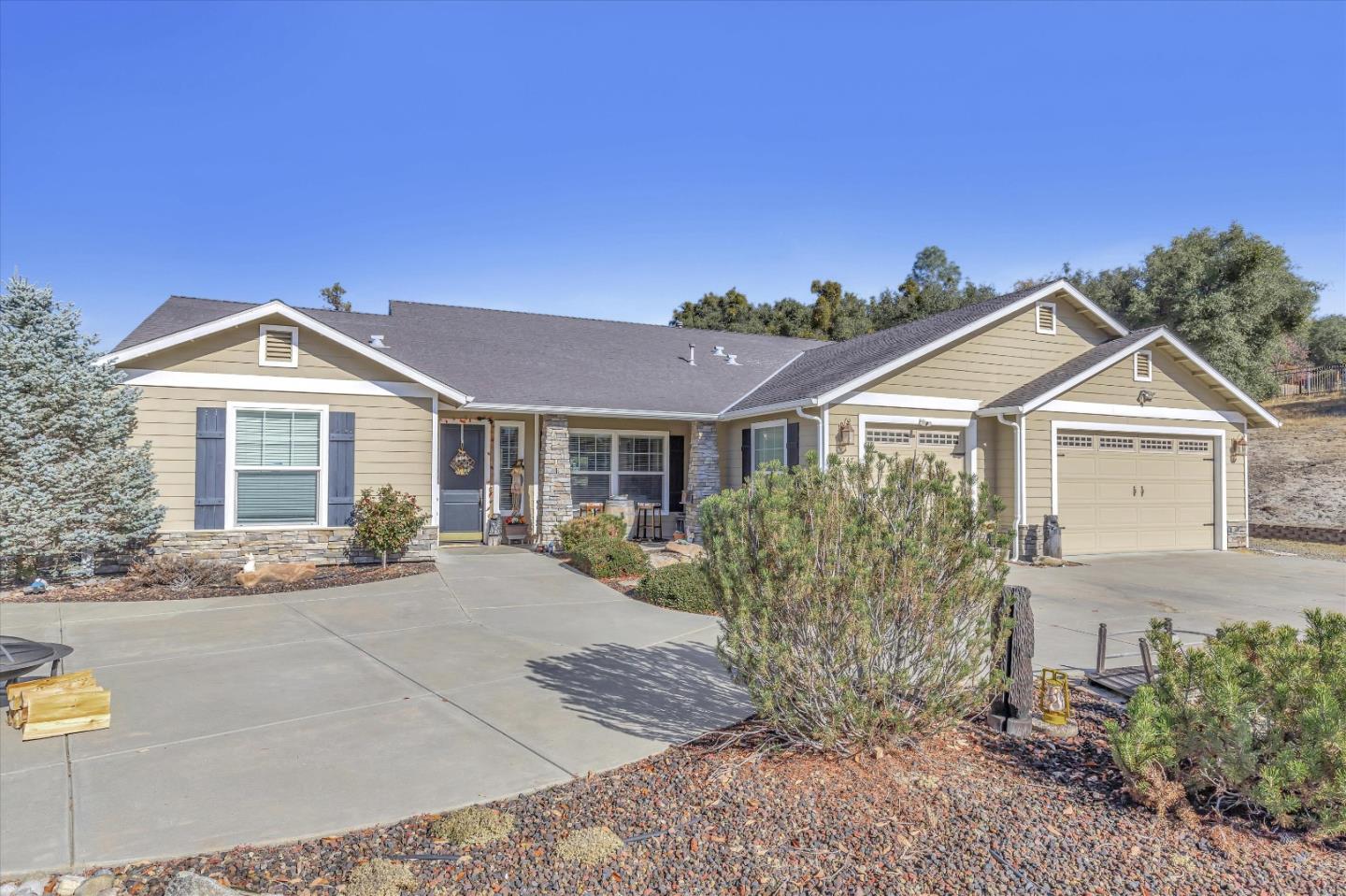 Detail Gallery Image 1 of 43 For 46347 Opah Dr, Ahwahnee,  CA 93601 - 4 Beds | 2/1 Baths