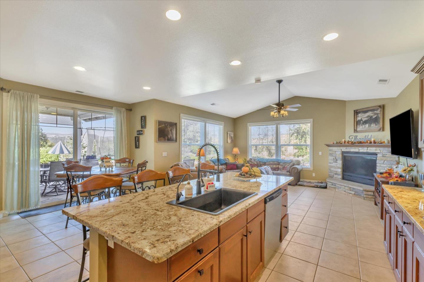 Detail Gallery Image 12 of 43 For 46347 Opah Dr, Ahwahnee,  CA 93601 - 4 Beds | 2/1 Baths