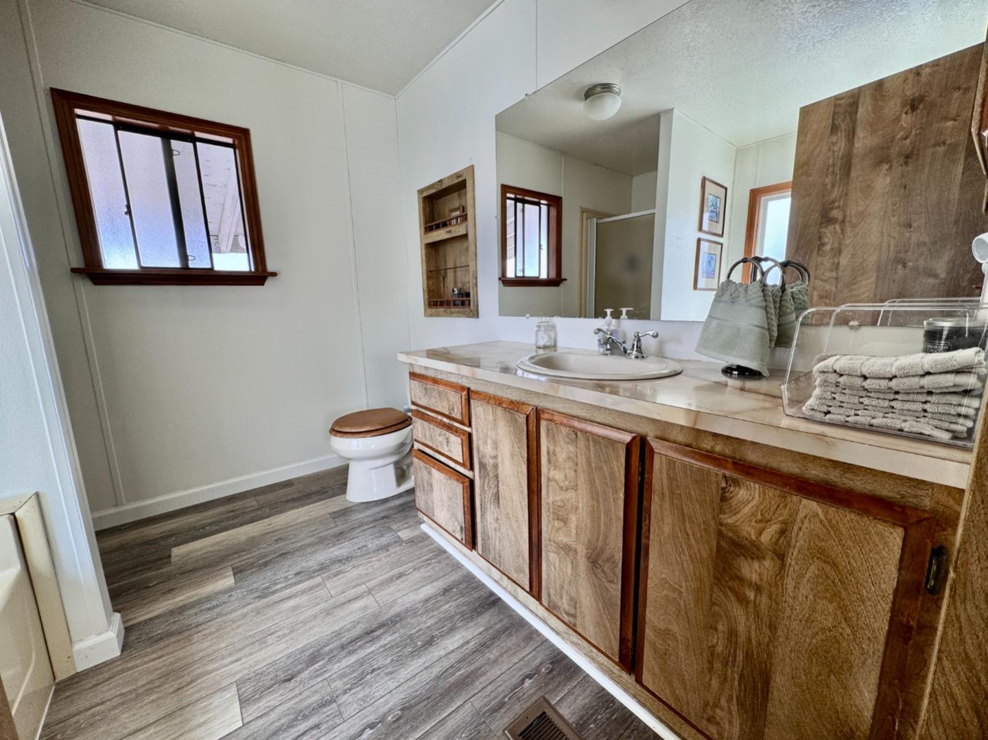 Detail Gallery Image 20 of 28 For 190 Comstock Rd, Hollister,  CA 95023 - 3 Beds | 2 Baths