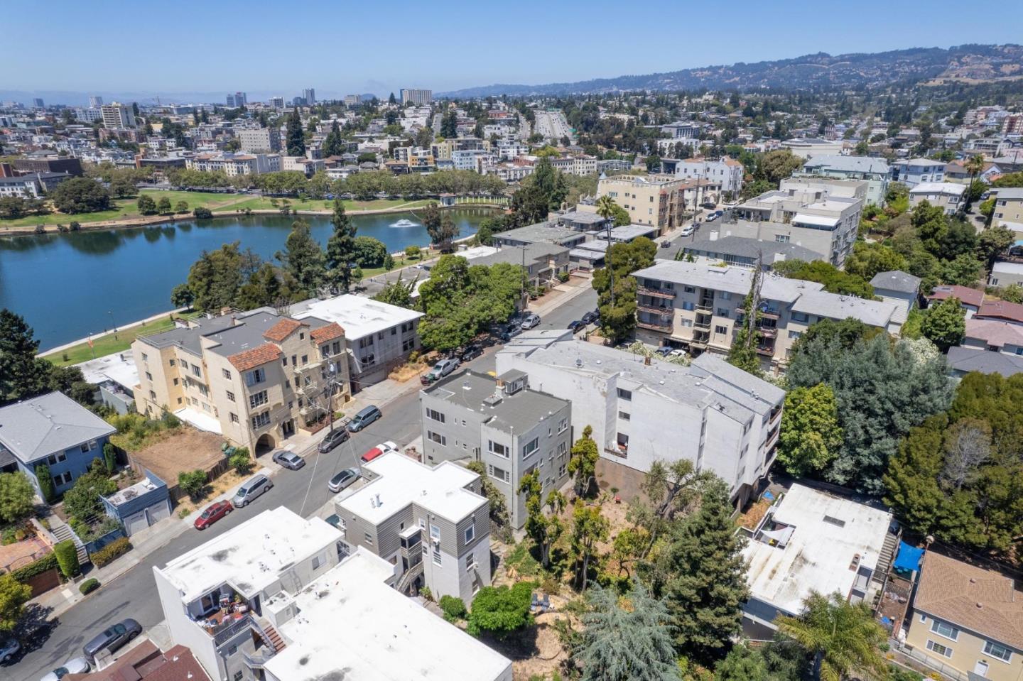 Detail Gallery Image 2 of 14 For 442 Merritt Ave, Oakland,  CA 94610 - – Beds | – Baths