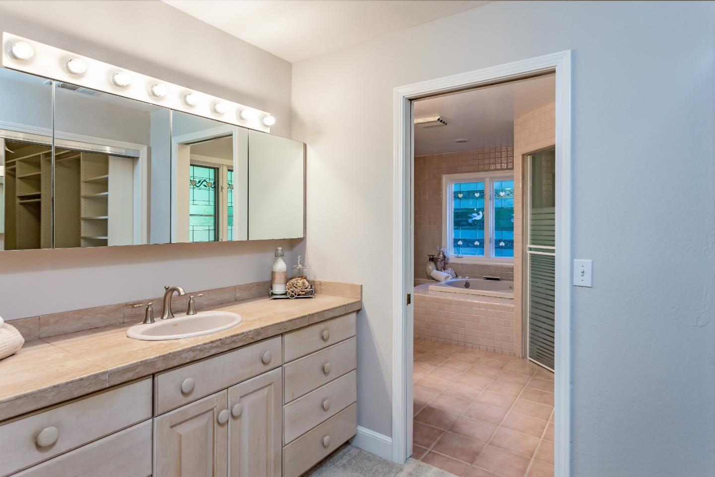 Detail Gallery Image 20 of 32 For 15701 Peach Hill Rd, Saratoga,  CA 95070 - 3 Beds | 2/1 Baths