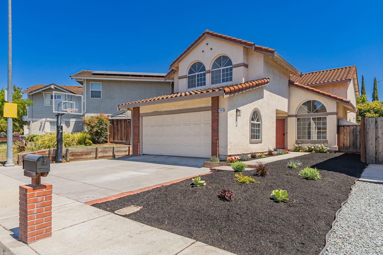 Detail Gallery Image 1 of 1 For 1082 Sandalwood Ln, Milpitas,  CA 95035 - 4 Beds | 3 Baths