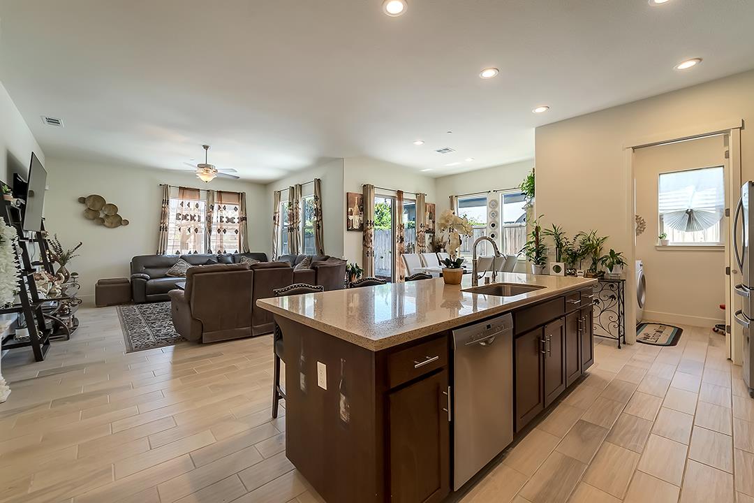 Detail Gallery Image 7 of 42 For 1603 Clover Ct, Hollister,  CA 95023 - 3 Beds | 2 Baths