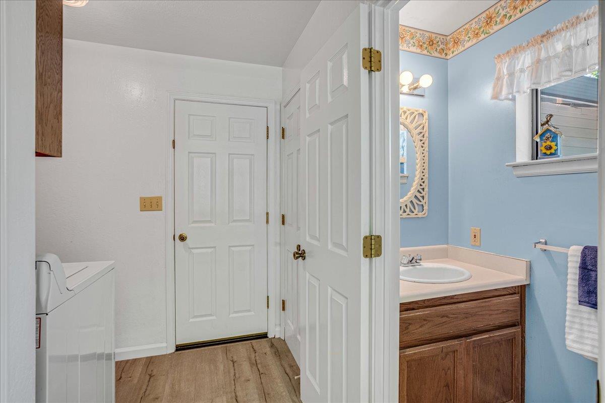 Detail Gallery Image 15 of 54 For 20606 Longridge Ct, Groveland,  CA 95321 - 3 Beds | 2/1 Baths