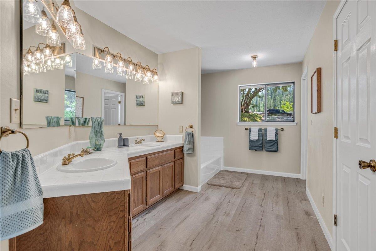 Detail Gallery Image 22 of 54 For 20606 Longridge Ct, Groveland,  CA 95321 - 3 Beds | 2/1 Baths