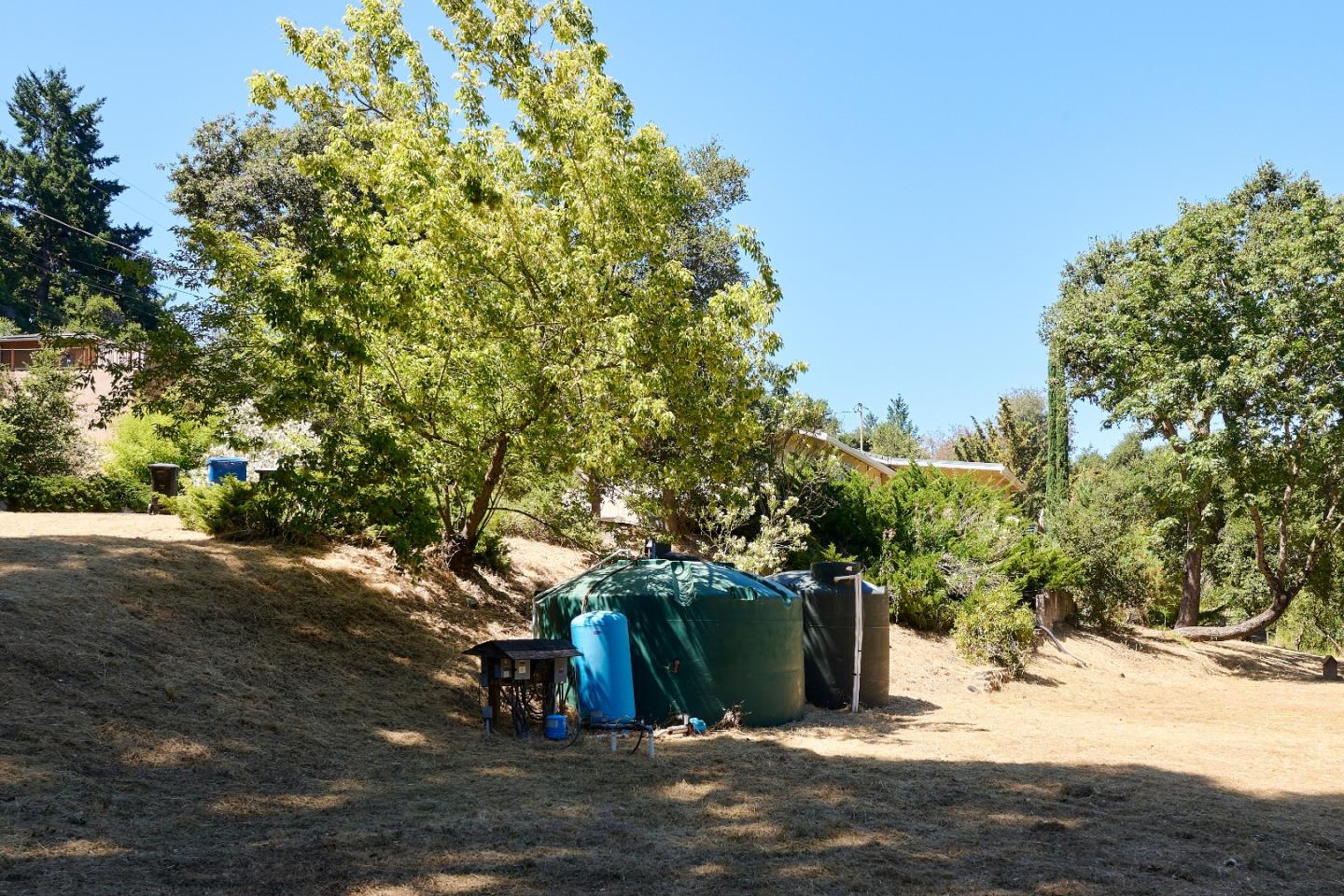 Detail Gallery Image 22 of 24 For 22152 Old Santa Cruz Hwy, Los Gatos,  CA 95033 - 3 Beds | 2 Baths