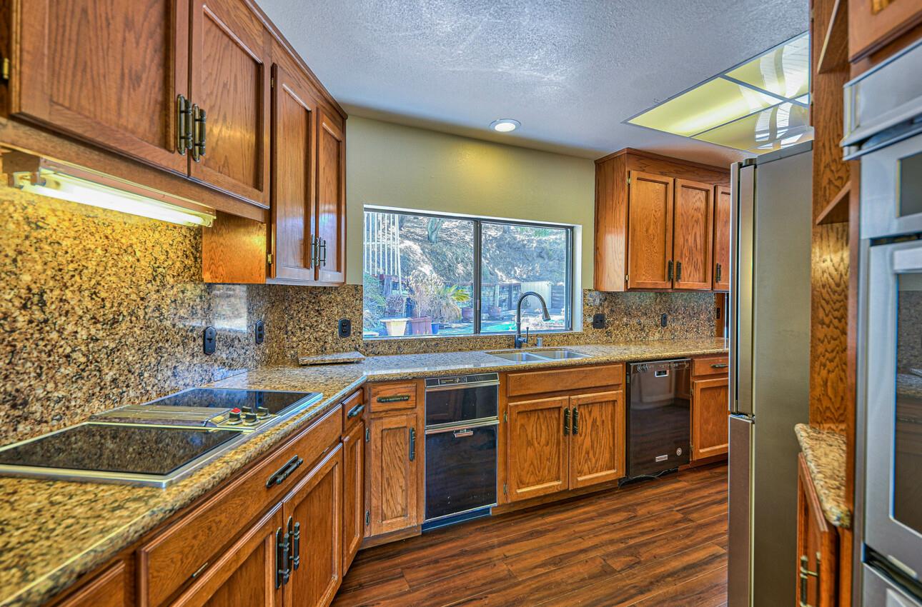 Detail Gallery Image 14 of 40 For 24585 Rimrock Canyon Rd, Salinas,  CA 93908 - 3 Beds | 2/1 Baths