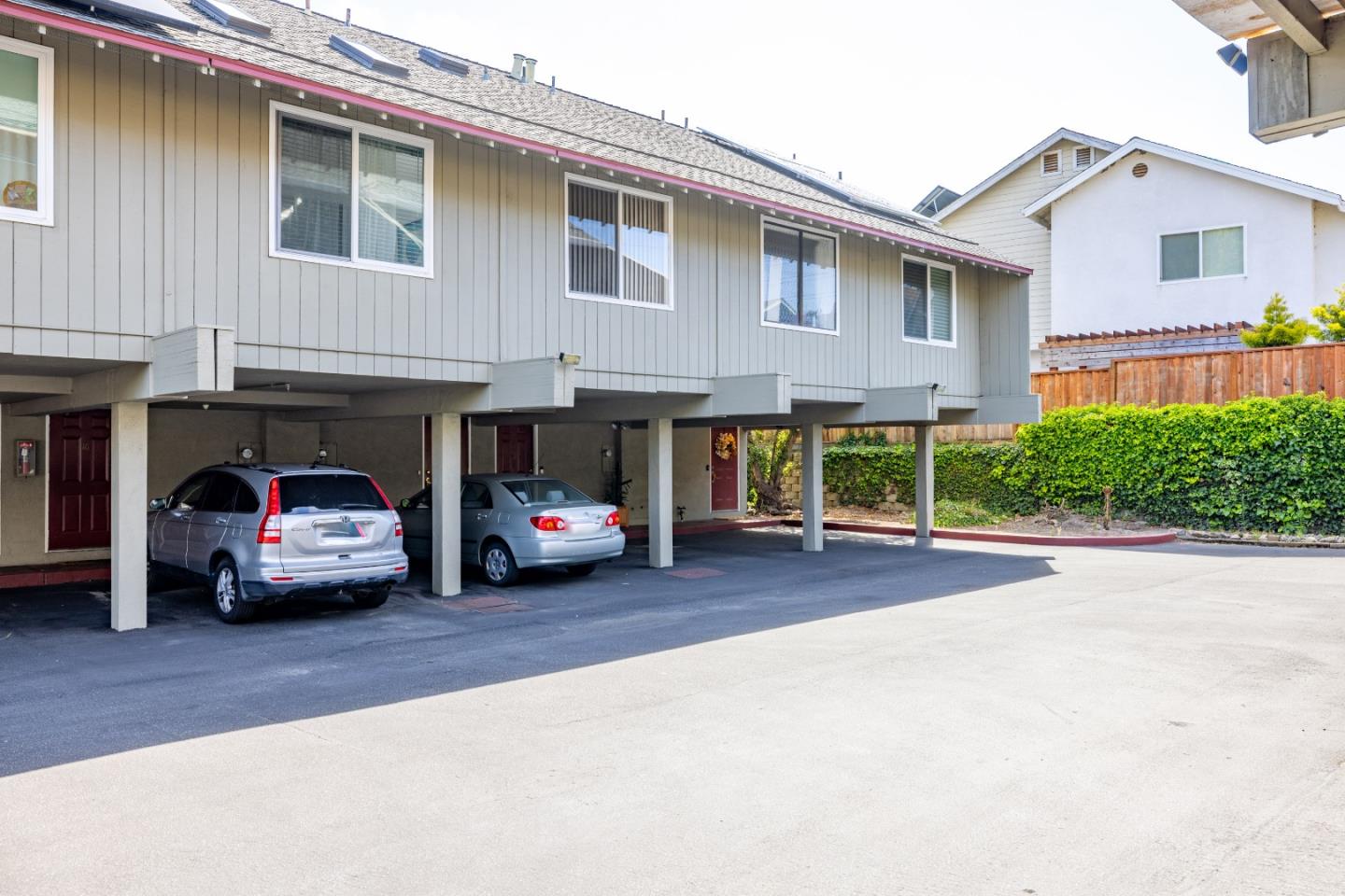 Detail Gallery Image 4 of 29 For 565 English Avenue Ave #13,  Monterey,  CA 93940 - 1 Beds | 1/1 Baths