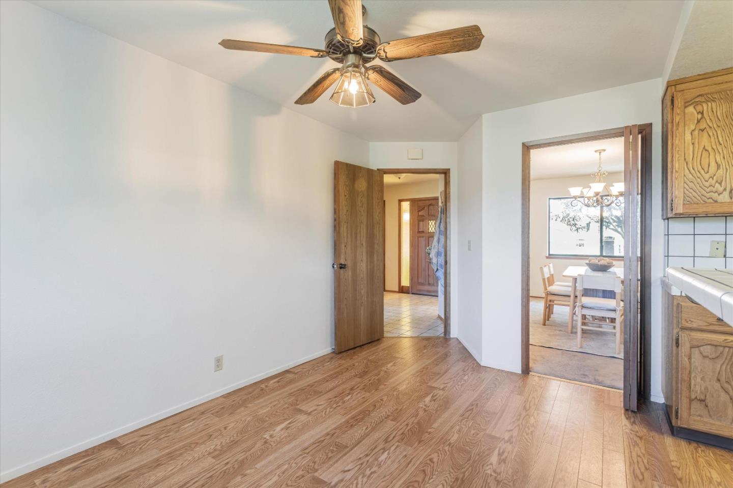 Detail Gallery Image 11 of 34 For 740 S Ridgemark Dr, Hollister,  CA 95023 - 3 Beds | 2/1 Baths