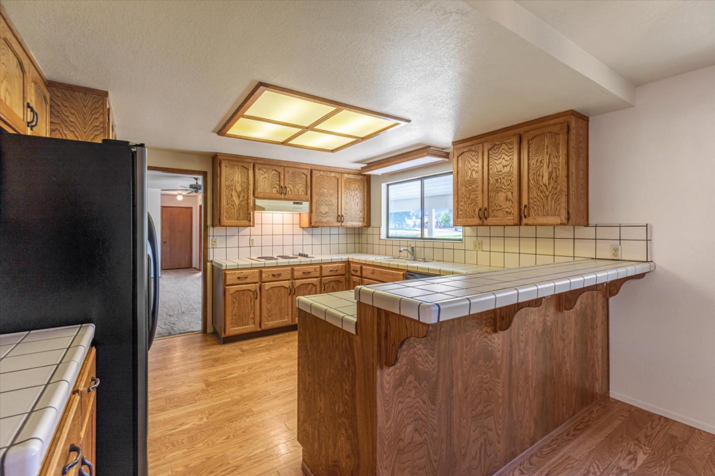 Detail Gallery Image 14 of 34 For 740 S Ridgemark Dr, Hollister,  CA 95023 - 3 Beds | 2/1 Baths