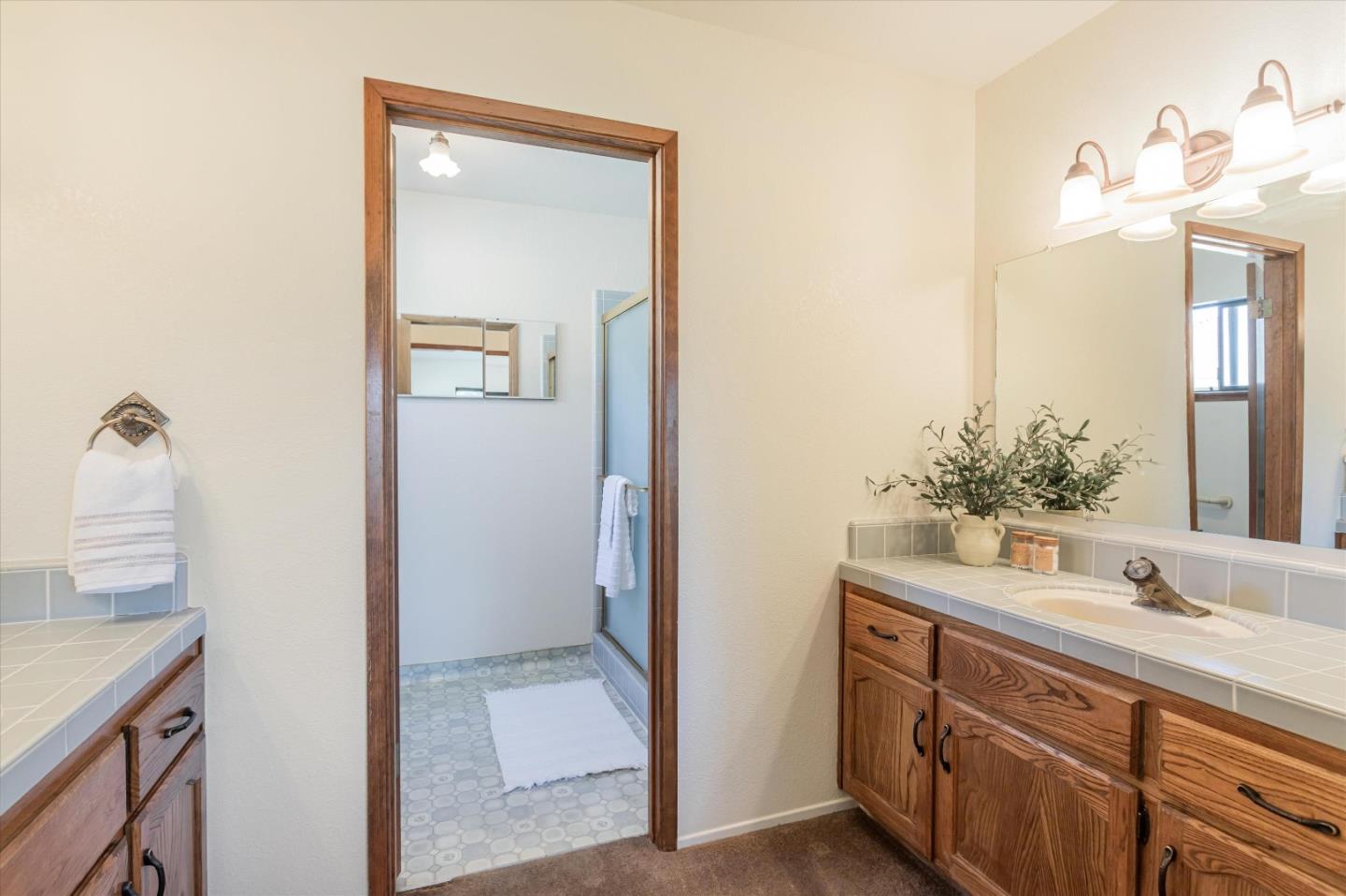 Detail Gallery Image 22 of 34 For 740 S Ridgemark Dr, Hollister,  CA 95023 - 3 Beds | 2/1 Baths