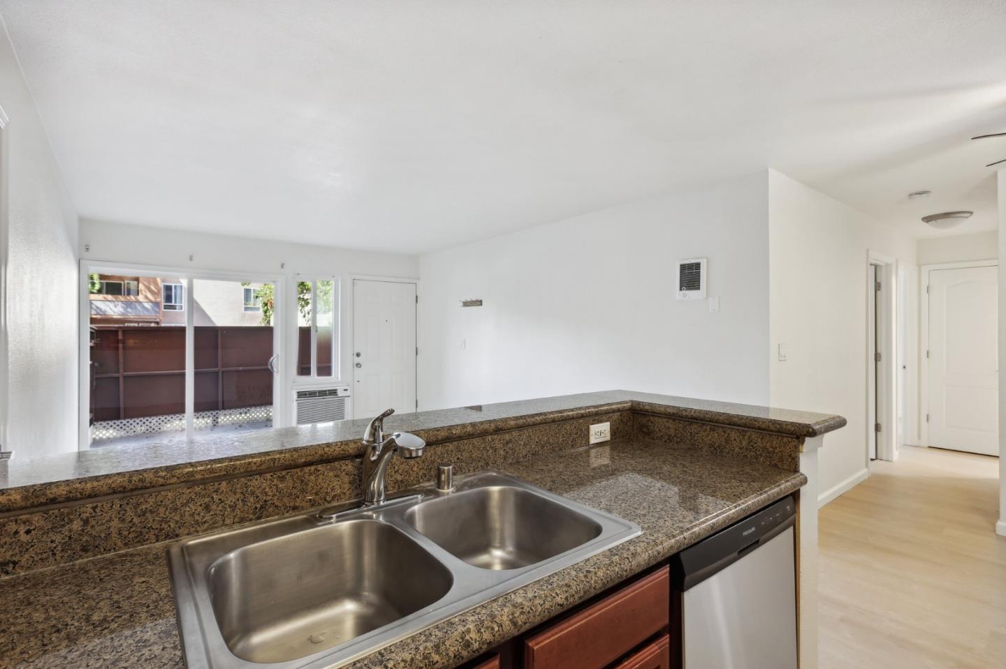 Detail Gallery Image 10 of 27 For 492 Dempsey Rd #194,  Milpitas,  CA 95035 - 2 Beds | 1 Baths