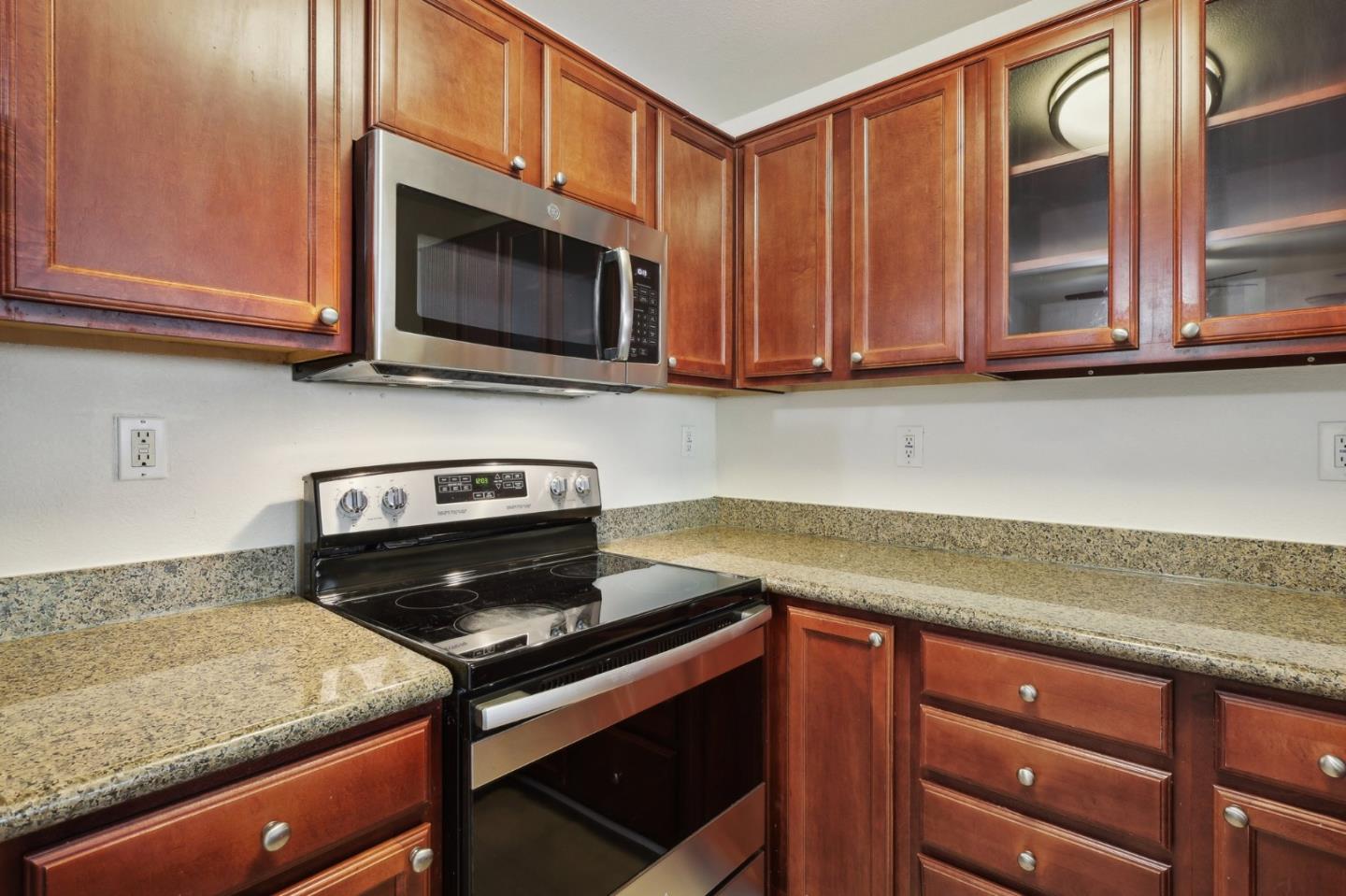 Detail Gallery Image 12 of 27 For 492 Dempsey Rd #194,  Milpitas,  CA 95035 - 2 Beds | 1 Baths