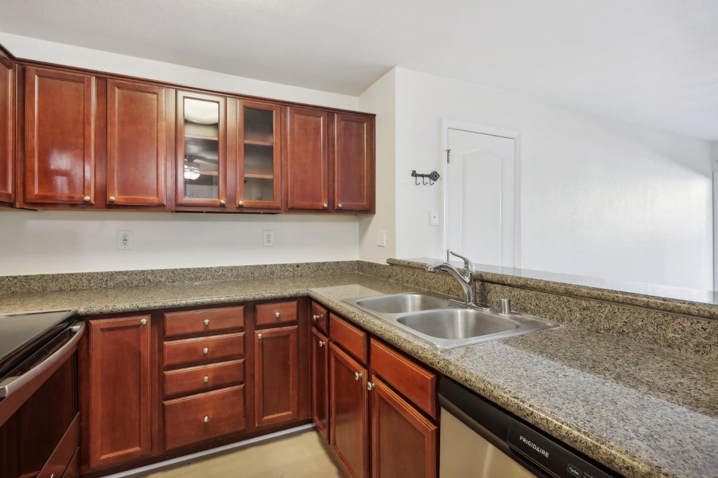 Detail Gallery Image 9 of 27 For 492 Dempsey Rd #194,  Milpitas,  CA 95035 - 2 Beds | 1 Baths