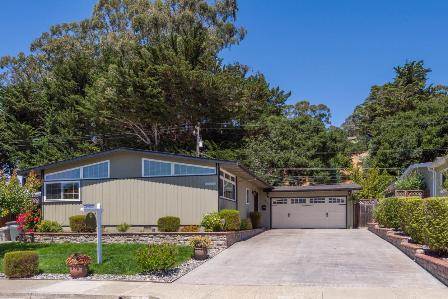 Detail Gallery Image 1 of 1 For 1370 Ridgewood Dr, Millbrae,  CA 94030 - 3 Beds | 2 Baths