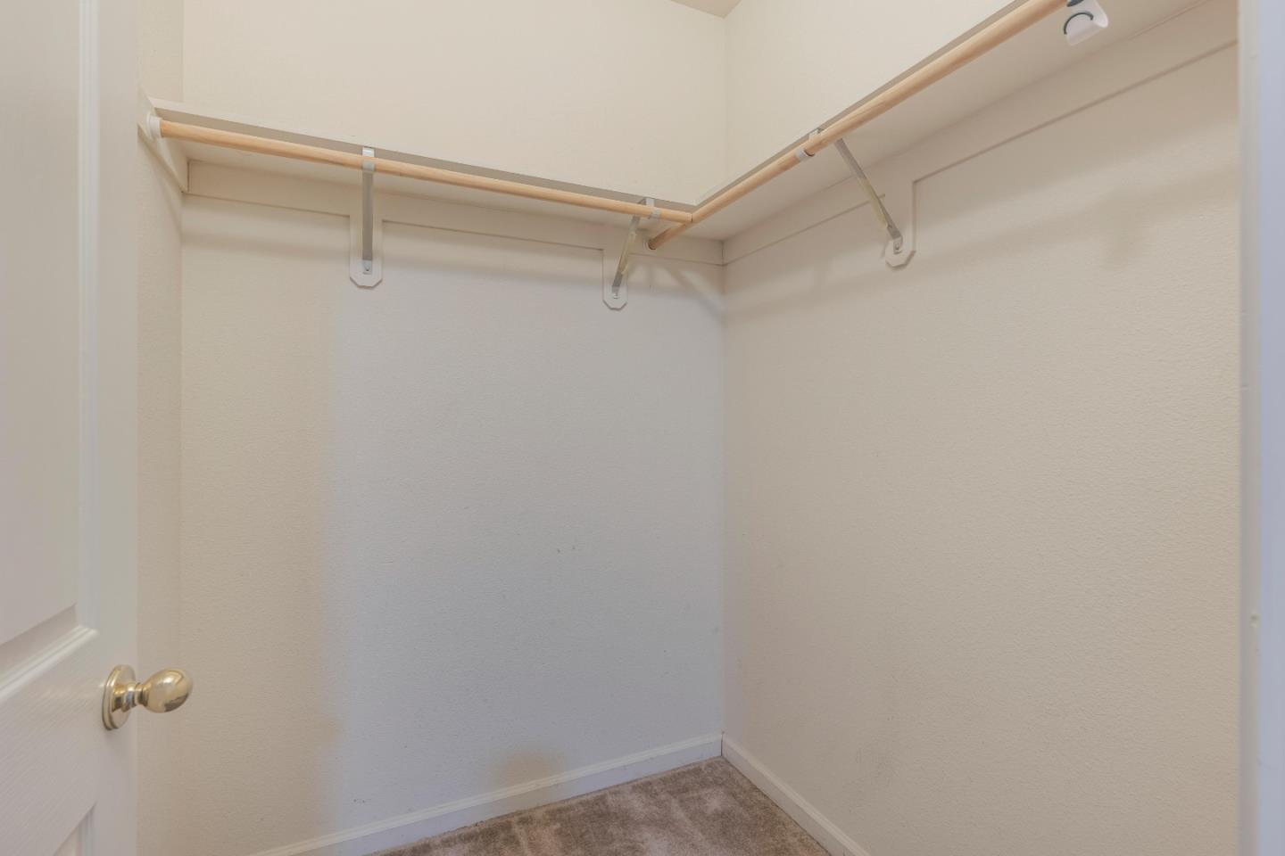 Detail Gallery Image 12 of 21 For 1126 E Royal Dornoch Ave, Fresno,  CA 93730 - 4 Beds | 2/1 Baths