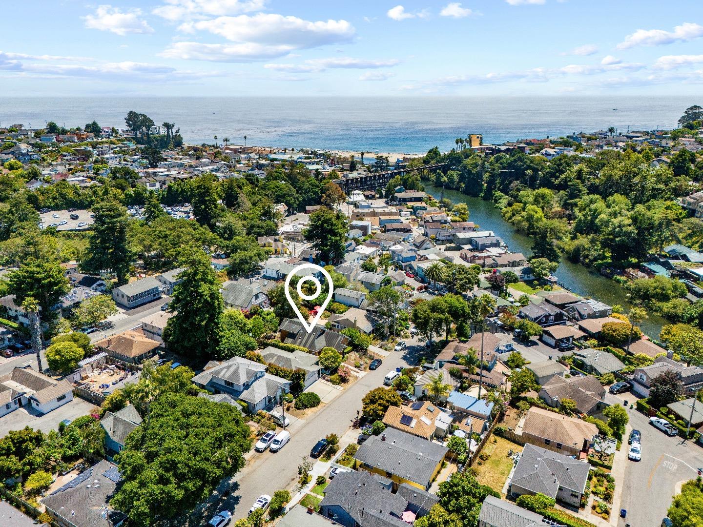 Detail Gallery Image 35 of 67 For 508 Oak Dr, Capitola,  CA 95010 - 3 Beds | 2 Baths