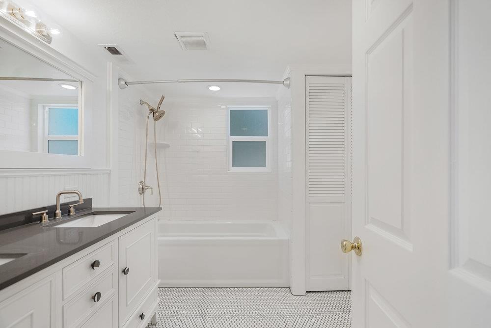 Detail Gallery Image 24 of 79 For 7313 Lovers Ln, Hollister,  CA 95023 - 4 Beds | 2/1 Baths