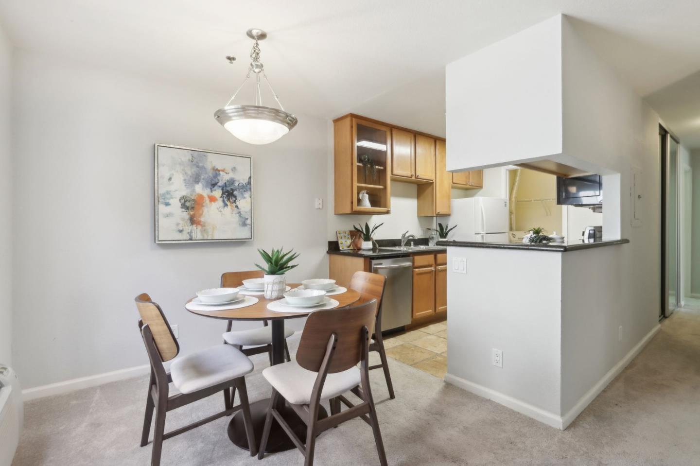 Detail Gallery Image 1 of 23 For 880 E Fremont Ave #321,  Sunnyvale,  CA 94087 - 2 Beds | 1 Baths