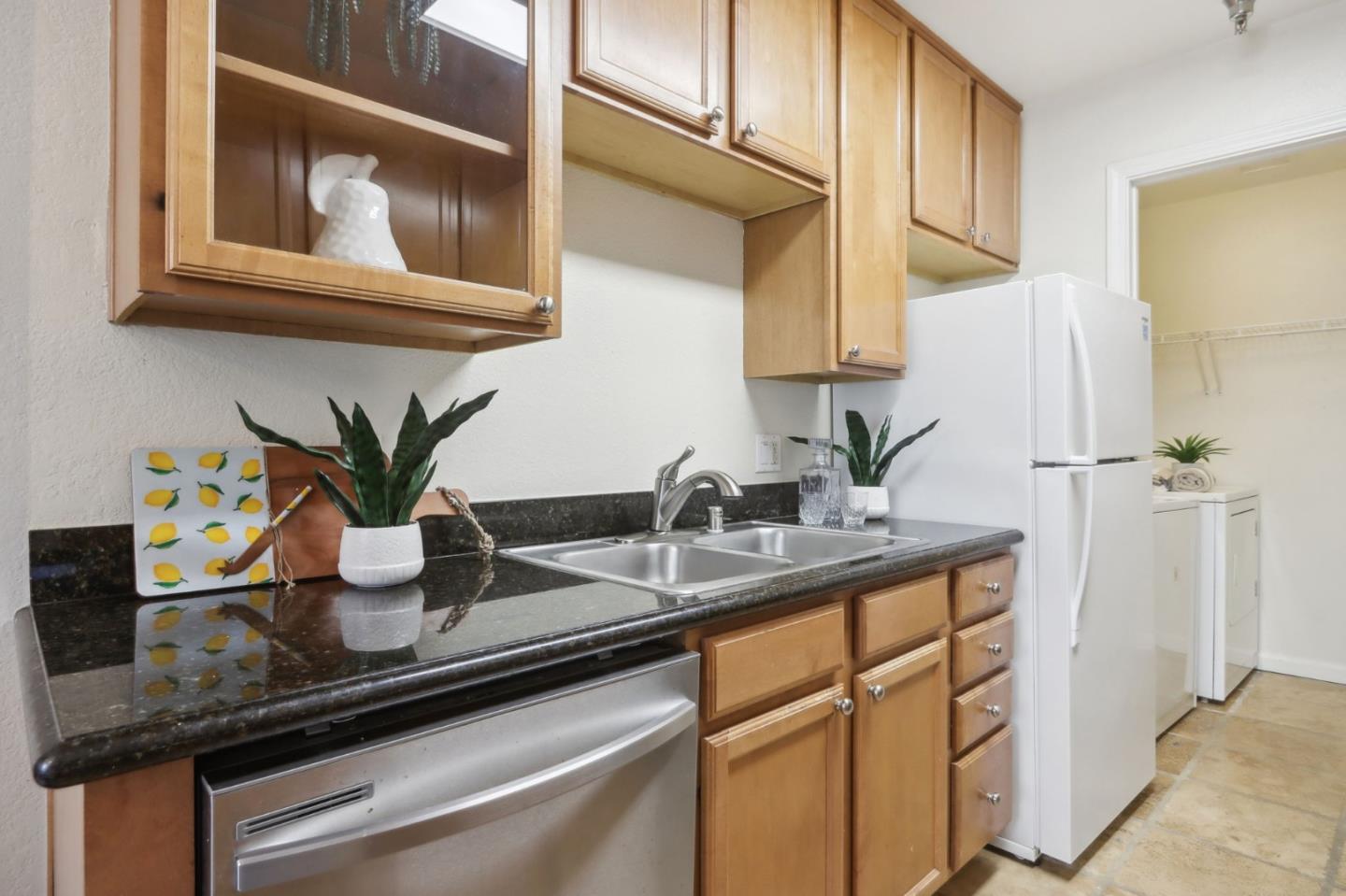 Detail Gallery Image 6 of 23 For 880 E Fremont Ave #321,  Sunnyvale,  CA 94087 - 2 Beds | 1 Baths