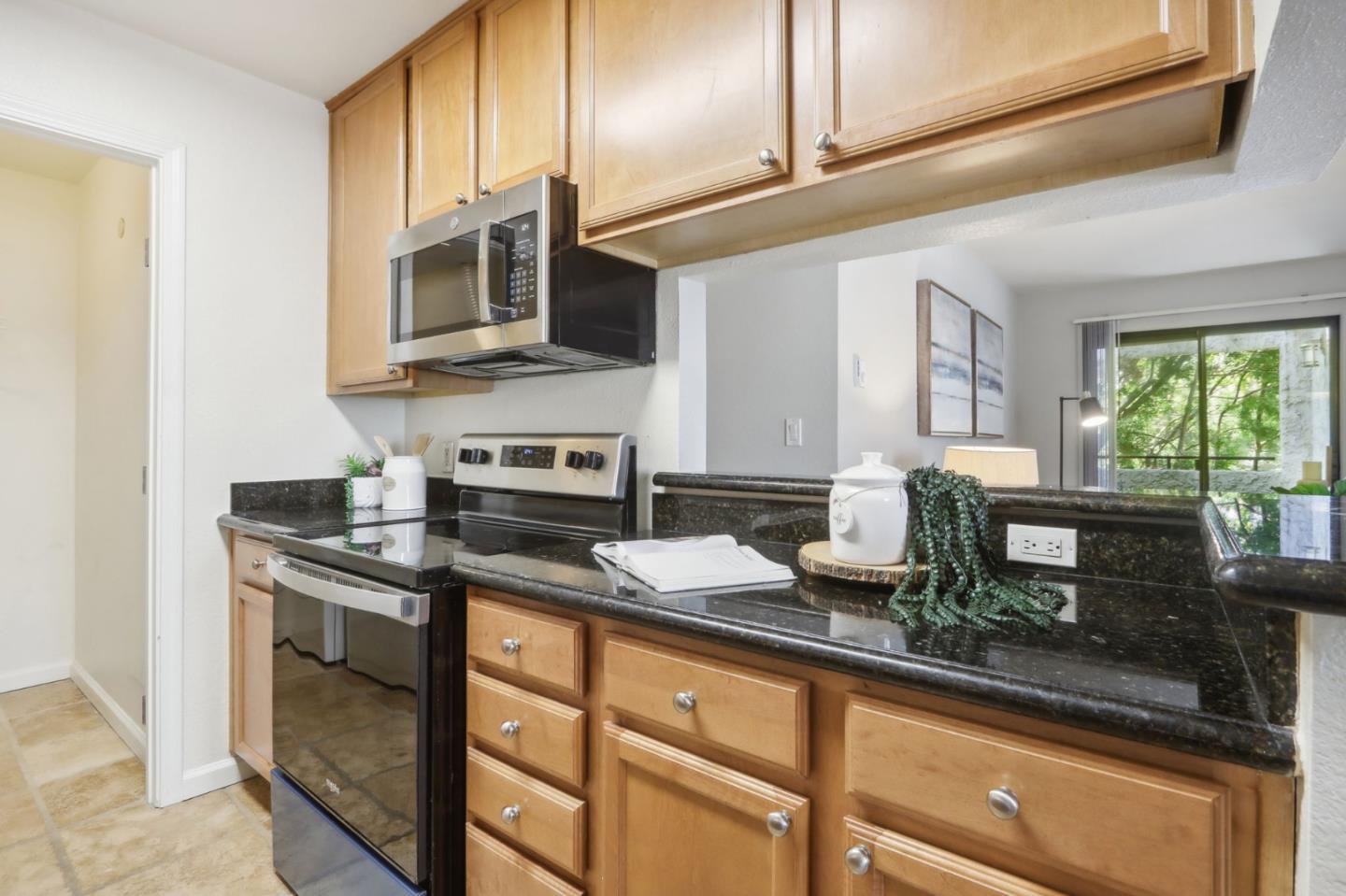 Detail Gallery Image 7 of 23 For 880 E Fremont Ave #321,  Sunnyvale,  CA 94087 - 2 Beds | 1 Baths