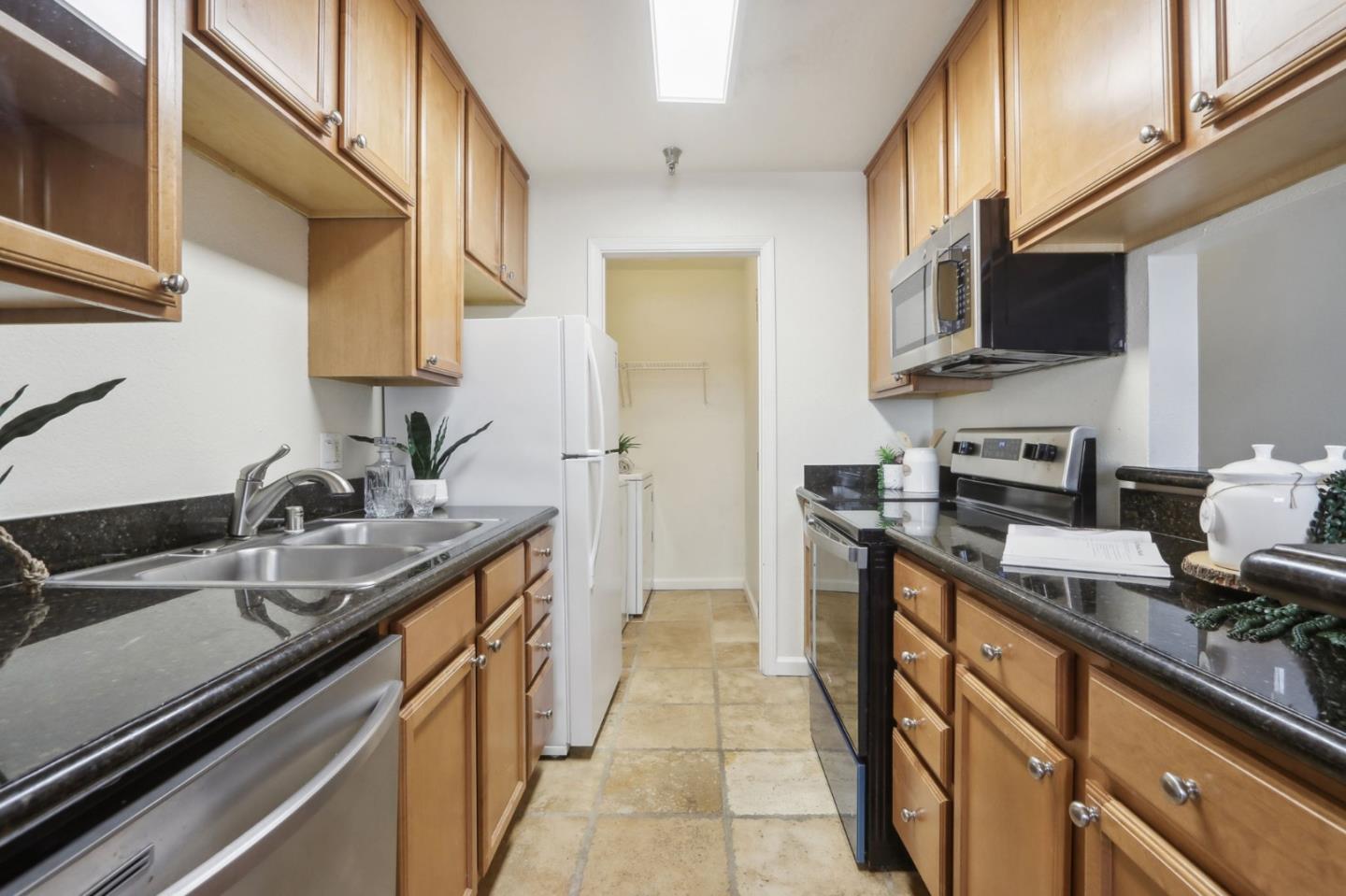 Detail Gallery Image 8 of 23 For 880 E Fremont Ave #321,  Sunnyvale,  CA 94087 - 2 Beds | 1 Baths