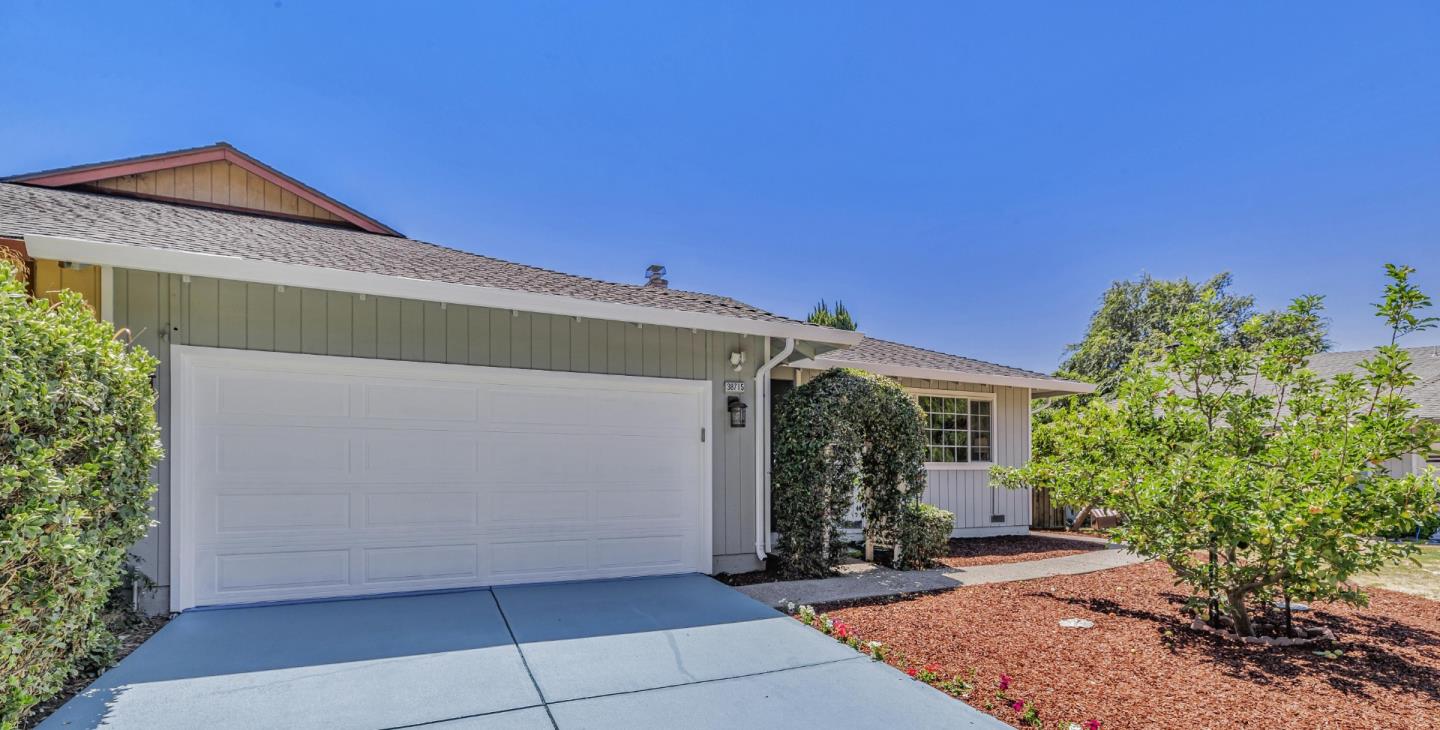 Detail Gallery Image 4 of 71 For 38715 Greenwich Cir, Fremont,  CA 94536 - 2 Beds | 2 Baths