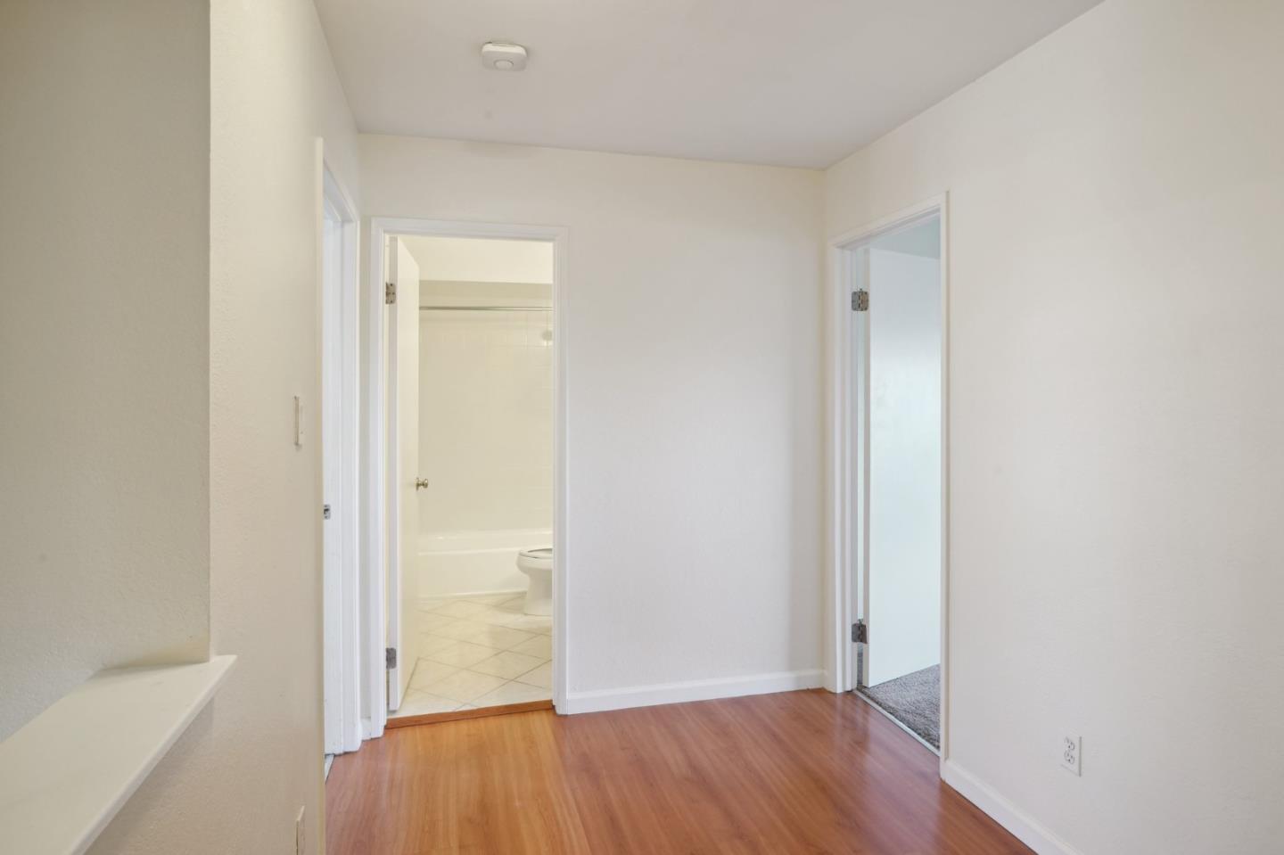 Detail Gallery Image 12 of 21 For 89 Silverview Dr, San Francisco,  CA 94124 - 2 Beds | 2 Baths