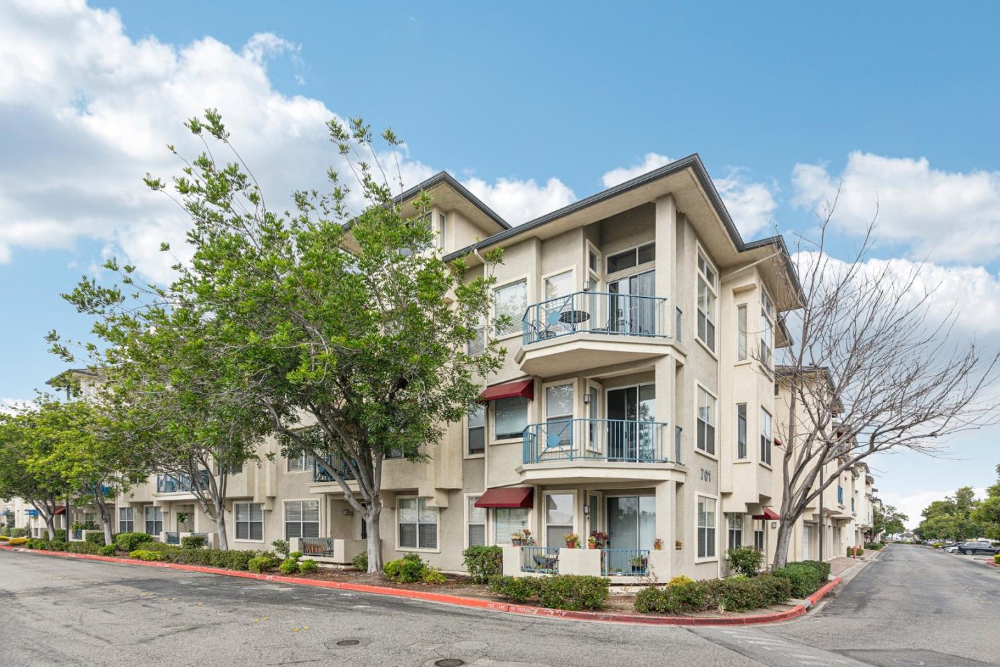 Browse Active REDWOOD SHORES Condos For Sale