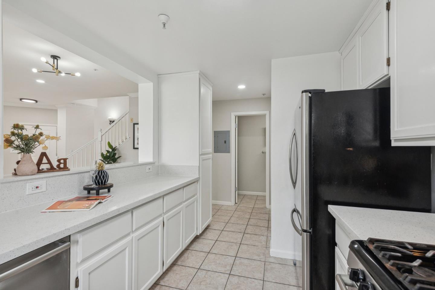 Detail Gallery Image 15 of 47 For 701 Baltic Cir #711,  Redwood City,  CA 94065 - 2 Beds | 2/1 Baths