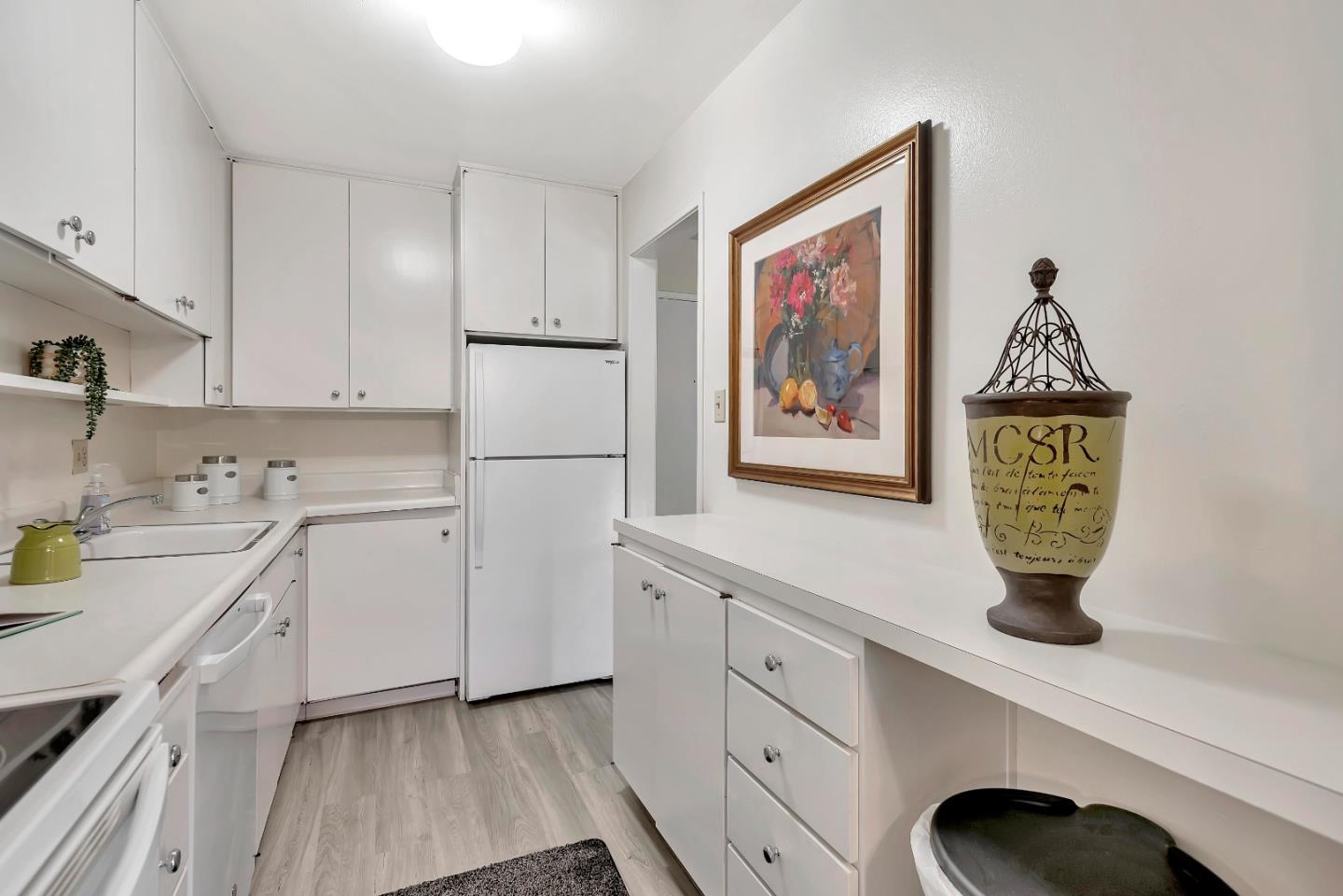 Detail Gallery Image 5 of 33 For 820 N Delaware St #304,  San Mateo,  CA 94401 - 1 Beds | 1 Baths