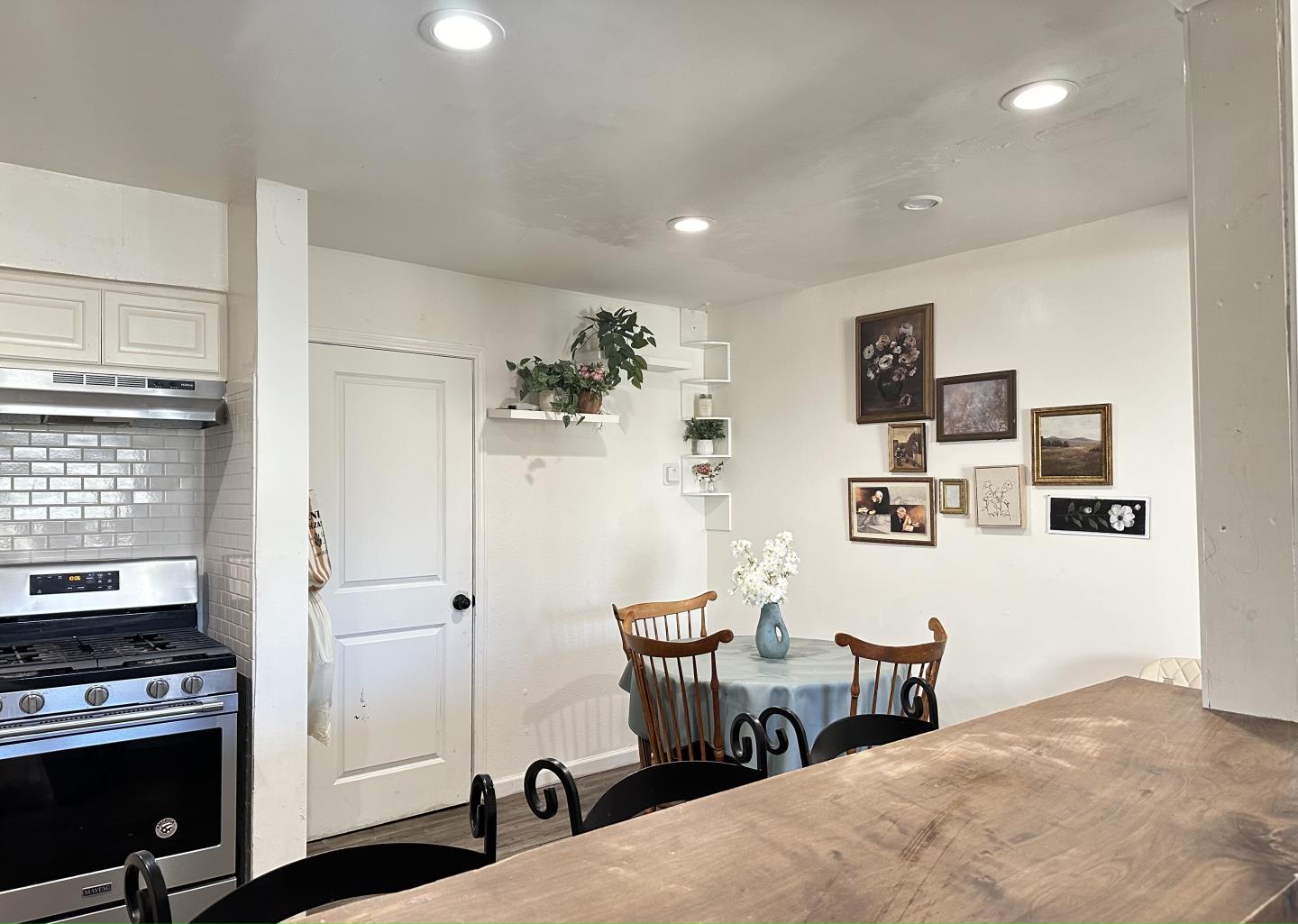 Detail Gallery Image 5 of 9 For 104 W Rossi St #2,  Salinas,  CA 93901 - 1 Beds | 1/1 Baths