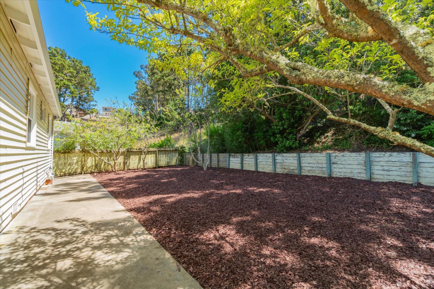 Detail Gallery Image 22 of 59 For 609 Larchmont Dr, Daly City,  CA 94015 - 3 Beds | 1 Baths