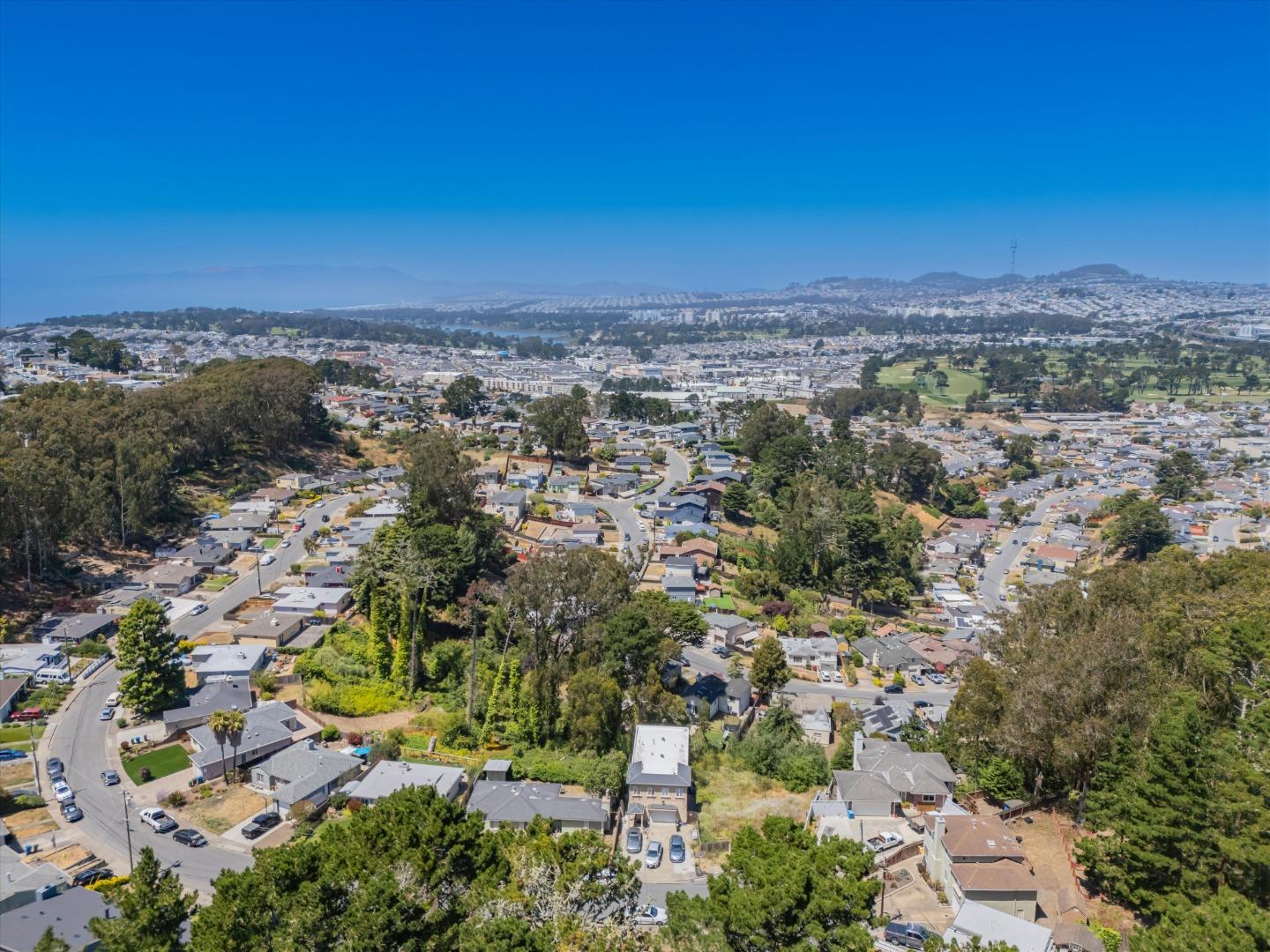 Detail Gallery Image 31 of 59 For 609 Larchmont Dr, Daly City,  CA 94015 - 3 Beds | 1 Baths