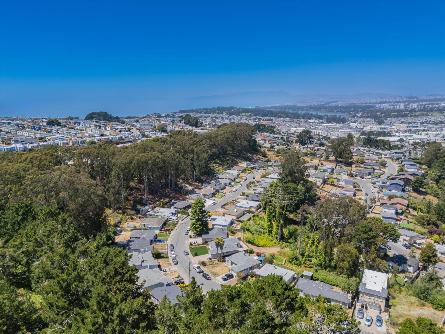 Detail Gallery Image 33 of 59 For 609 Larchmont Dr, Daly City,  CA 94015 - 3 Beds | 1 Baths