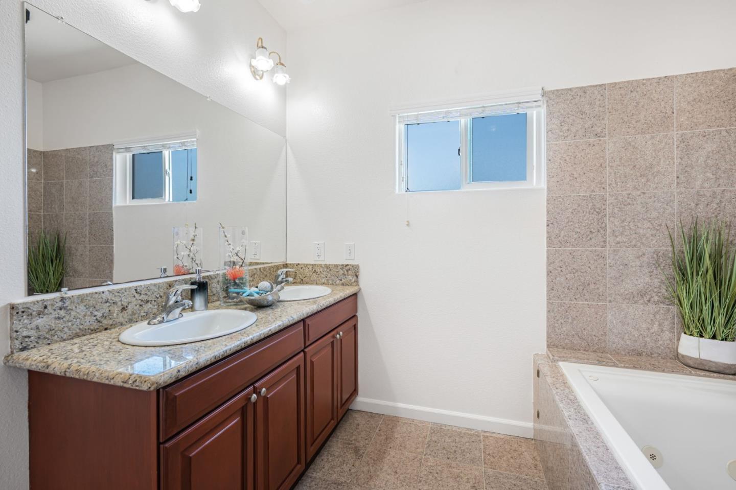 Detail Gallery Image 20 of 54 For 452 Elm Ct, Milpitas,  CA 95035 - 6 Beds | 3/1 Baths