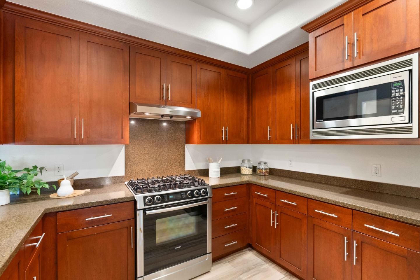 Detail Gallery Image 12 of 32 For 912 Campisi Way #114,  Campbell,  CA 95008 - 2 Beds | 2 Baths