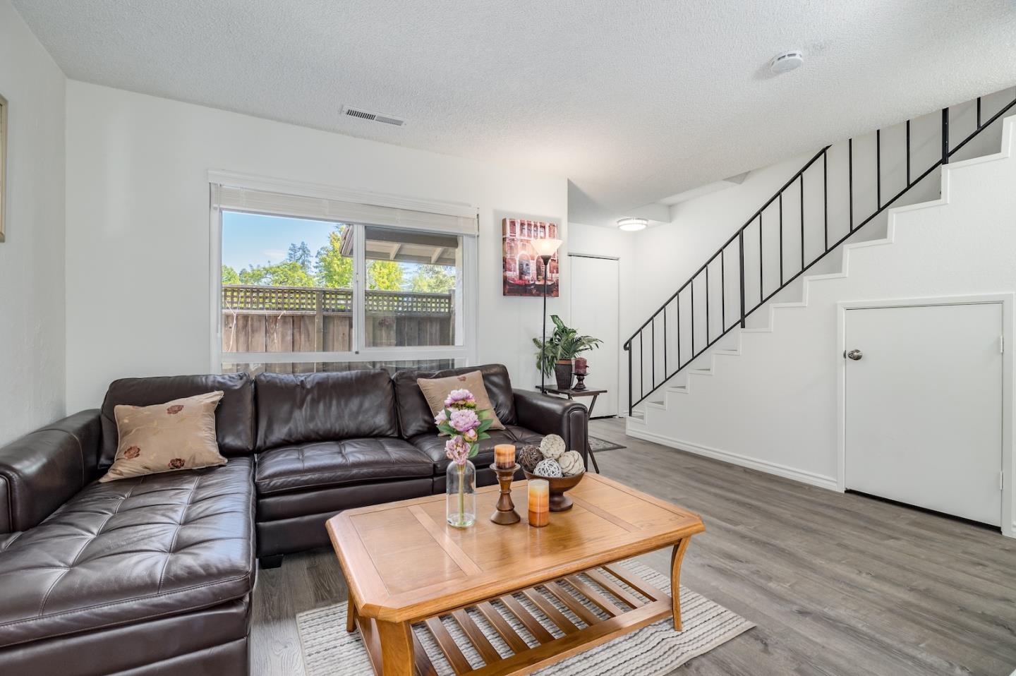 Detail Gallery Image 10 of 33 For 117 Peach Ter, Santa Cruz,  CA 95060 - 2 Beds | 1/1 Baths