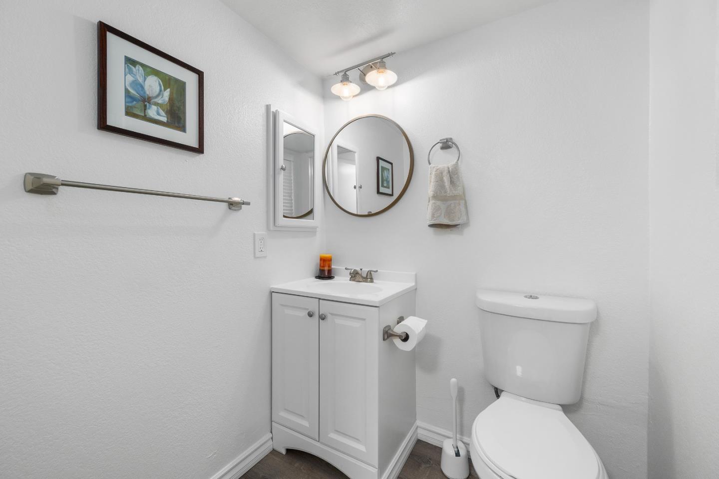 Detail Gallery Image 13 of 33 For 117 Peach Ter, Santa Cruz,  CA 95060 - 2 Beds | 1/1 Baths