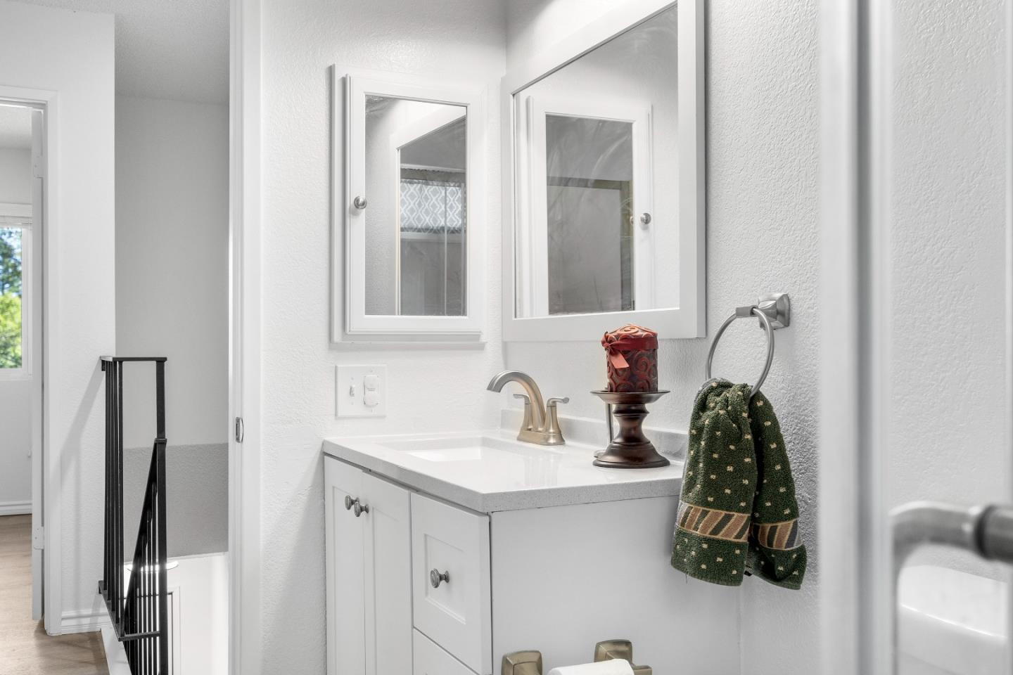 Detail Gallery Image 20 of 33 For 117 Peach Ter, Santa Cruz,  CA 95060 - 2 Beds | 1/1 Baths