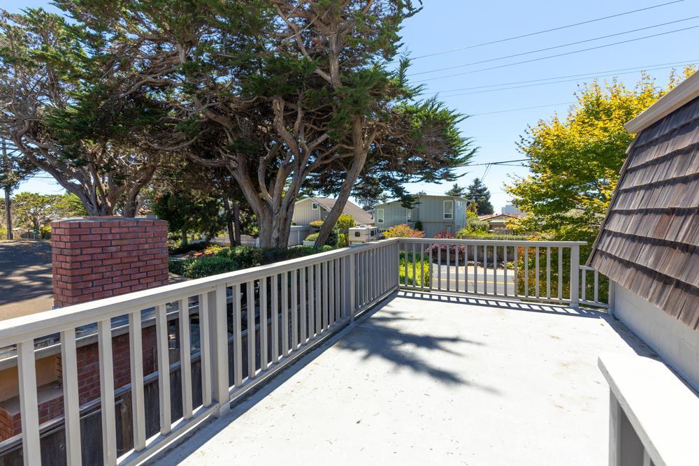 Detail Gallery Image 18 of 27 For 439 Cliff Dr, Aptos,  CA 95003 - 3 Beds | 2 Baths